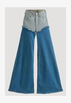 Wrangler, WRANGLER X LAINEY WILSON CHAPPED CHEEKY WIDE LEG - Wide Leg - classic blue