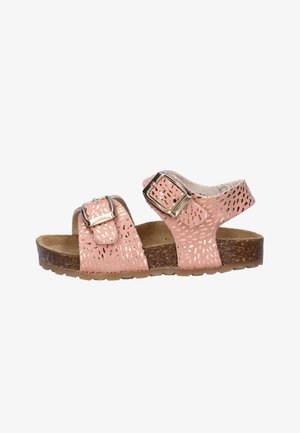 Roze sandaal in kindermaat met twee verstelbare gespen, geperforeerde metalen accenten, kurken voetbed en rubberen zool.