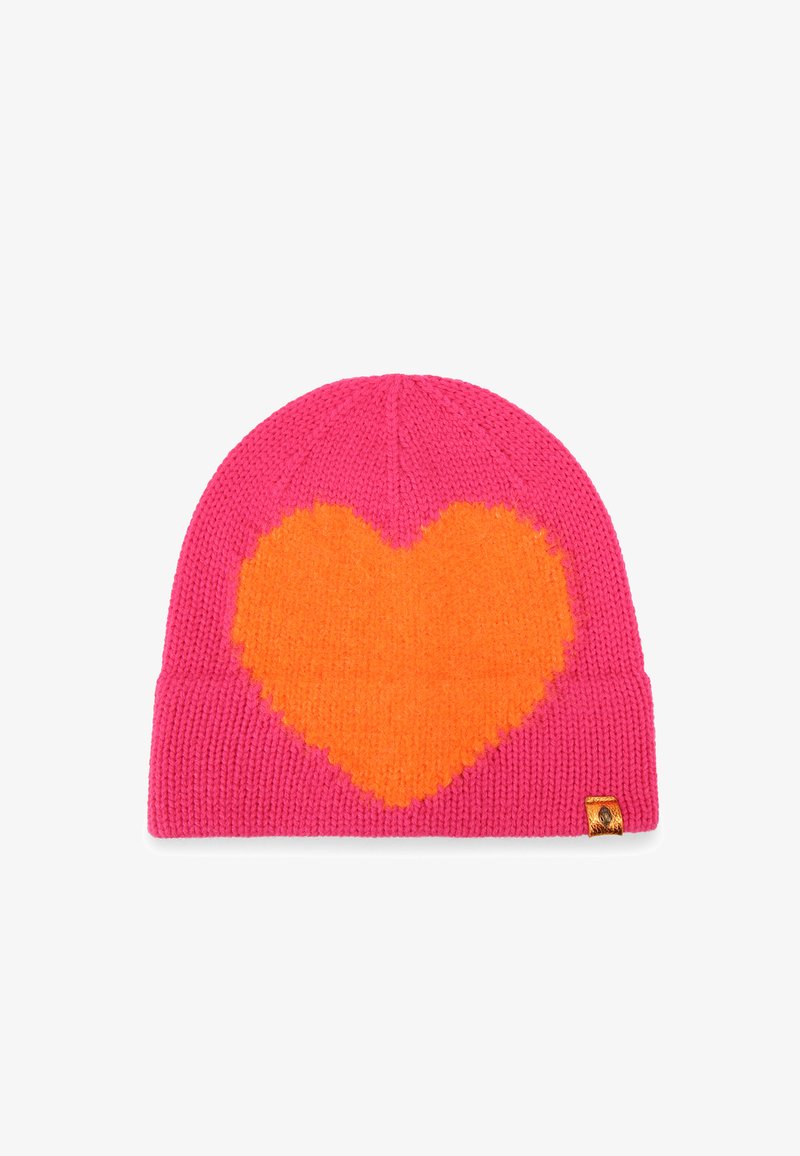 Szydełkowy beret w jaskrawym różowym kolorze z przerośniętym pomarańczowym wzorem serca. Posiada teksturowany splot i małą metkę z logo.