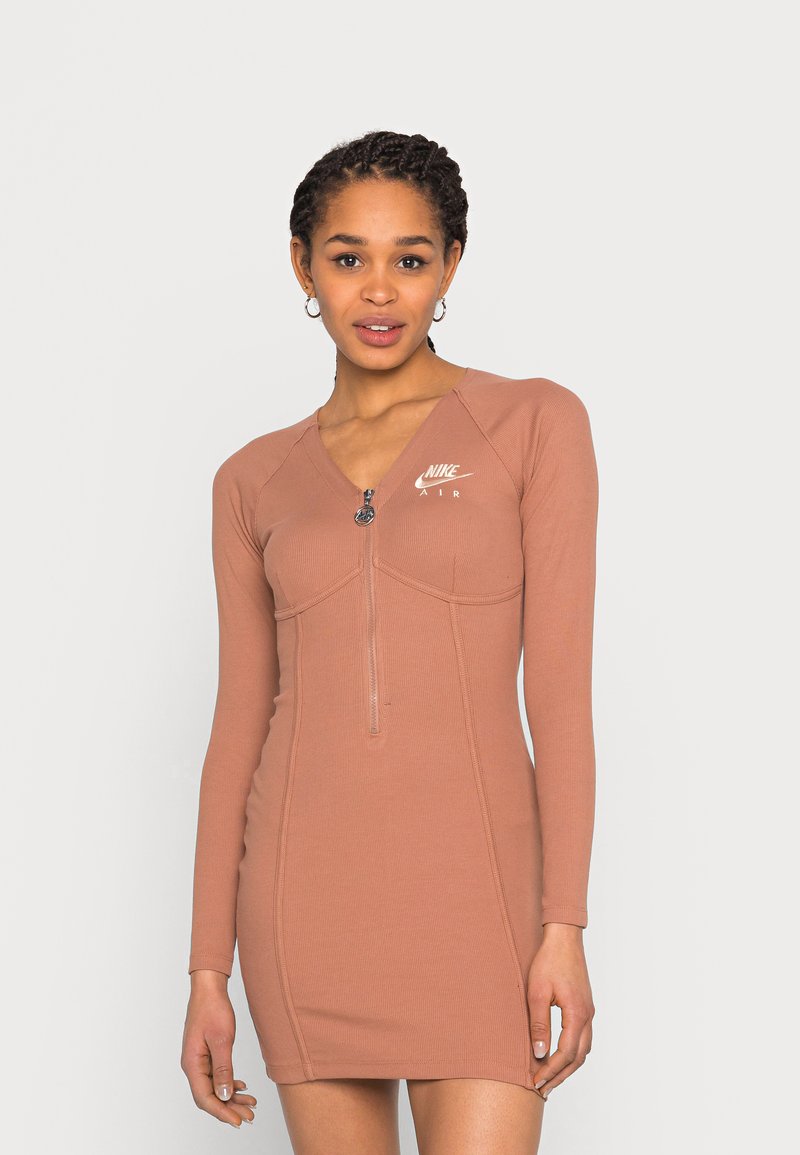 Damen Kleider | Nike Sportswear AIR DRESSStrickkleidbrown/braun - NB86842 Damen Kleider | Nike Sportswear AIR DRESSStrickkleidbrown/braun - NB86842