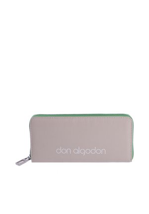 Cartera rectangular de cremallera gris claro con cremallera verde y logo "don algodon" en estilo punteado en el frente.