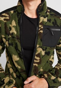 INDICODE JEANS Felpa con zip - dark green