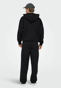 Only & Sons JOGGING ONSLUCAS LOCKER GESCHNITTEN - Træningsbukser - black
