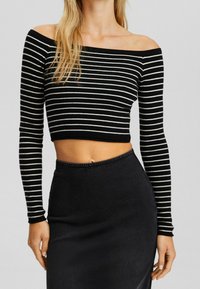 Bershka Stickad tröja - black