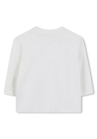 Effen witte, cropped longsleeve shirt met ronde hals, plat gepresenteerd en de achterkant zichtbaar.