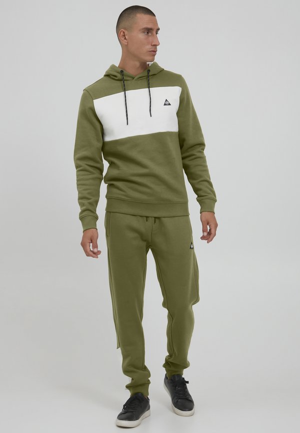 BHNEVEN REGULAR FIT - Tracksuit bottoms - winter moss2