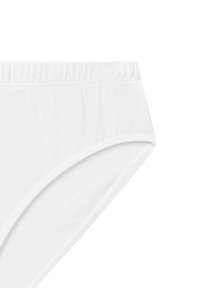 Hvide bomulds-bikini-trusser med et blødt elastisk bånd og glat tekstur, med en klassisk skæring og ingen synlige mønstre eller accenter.