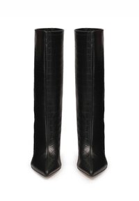 Bottes noires montantes avec un motif crocodile texturé, bout pointu et design élégant. Fabriquées en cuir avec une finition brillante.