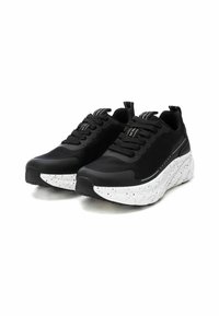 XTI Zapatillas - black