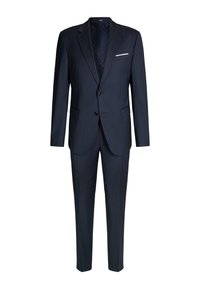Granatowy garnitur z jedno-brestową marynarką na dwa guziki, dopasowanymi spodniami i teksturowaną podszewką, z białą poszetką.