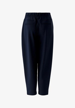 Marineblaue, verjüngte Hose mit elastischem Bund und zwei paspelierten Gesäßtaschen, auf weißem Hintergrund dargestellt.