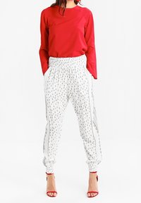 Cream Tygbyxor - off-white