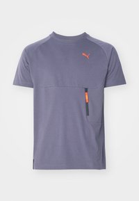 POCKET  - Trükipildiga T-särk - galactic gray