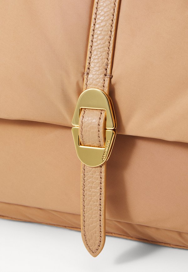 COCCINELLEDORIAN PUFFY - Handbag3