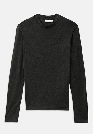 Dunkelgraues Langarm-T-Shirt mit Rundhalsausschnitt, slim fit und J. Lindeberg-Label am Halsauschnitt, flach auf weißem Hintergrund ausgelegt.
