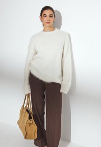 NA-KD Stickad tröja - offwhite