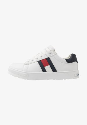 Trainers - white/blue