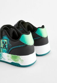 Next Sneakers - black green