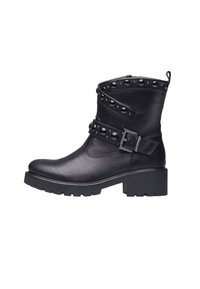 Czarne skórzane botki za kostkę z okrągłym noskiem, teksturowanym wykończeniem i dekoracyjnymi ćwiekami wzdłuż podwójnych pasków. Masywna gumowa podeszwa zapewniająca przyczepność.