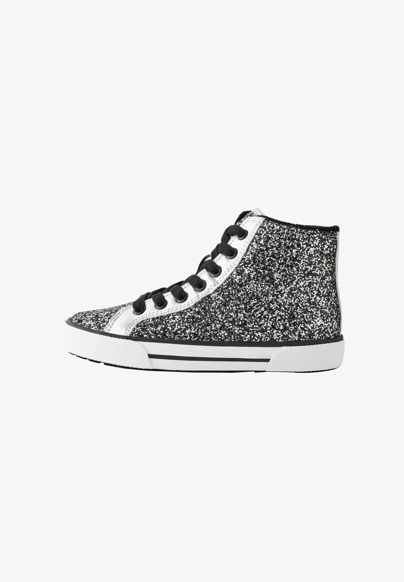 Sneakers alte nere con glitter argento, dotate di lacci neri, suola in gomma bianca e dettagli laterali.