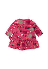 Langarmkleid in leuchtendem Pink mit einem rüschierten Saum, das ein buntes Muster aus Bären, Blumen, Herzen und geometrischen Formen zeigt.