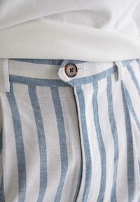 Thumbnail Image 10