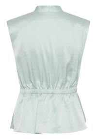 Blouse sans manches gris clair avec col montant, taille élastique et léger brillant, vue de dos.
