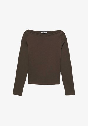 Bruine top met lange mouwen, een brede, off-shoulder halslijn en een aansluitend ontwerp. Gemaakt van een zachte, rekbare stof.