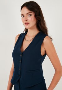 LELA SLIM FIT - Strukirani kaput - dark blue