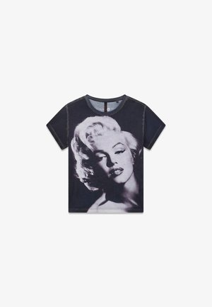 Guess, BEDRUCKTES MARILYN-T-SHIRT - T-shirt imprimé - schwarz