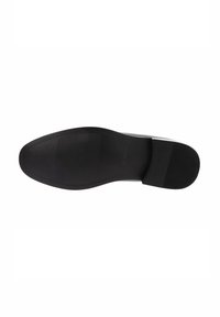 Zwarte rubberen zool met een gladde afwerking, voorzien van horizontale ribbels voor grip. Gestikte randen en een lichte kromming bij de hak.