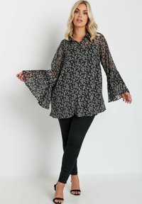 Yours Clothing FLARED SLEEVE - Blusa - black