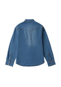 Camicia in denim blu, maniche lunghe, polsini con bottone, colletto a punta, yoke posteriore con design a V. Tessuto morbido, lavaggio leggermente sbiadito.
