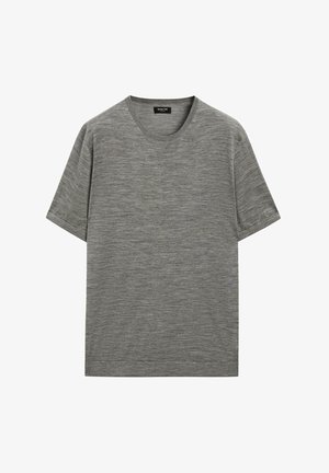 Grå t-shirt med kort ärm och rund halsringning, tillverkad av ett texturerat tyg, med rak passform och minimalistisk design.
