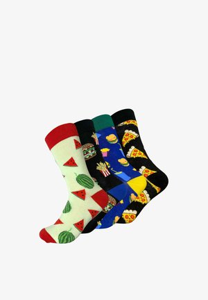 Fire farverige sokker med madmønstre: vandmelon, burger og pommes frites, fastfood-ting og pizzastykker på forskellige baggrunde.