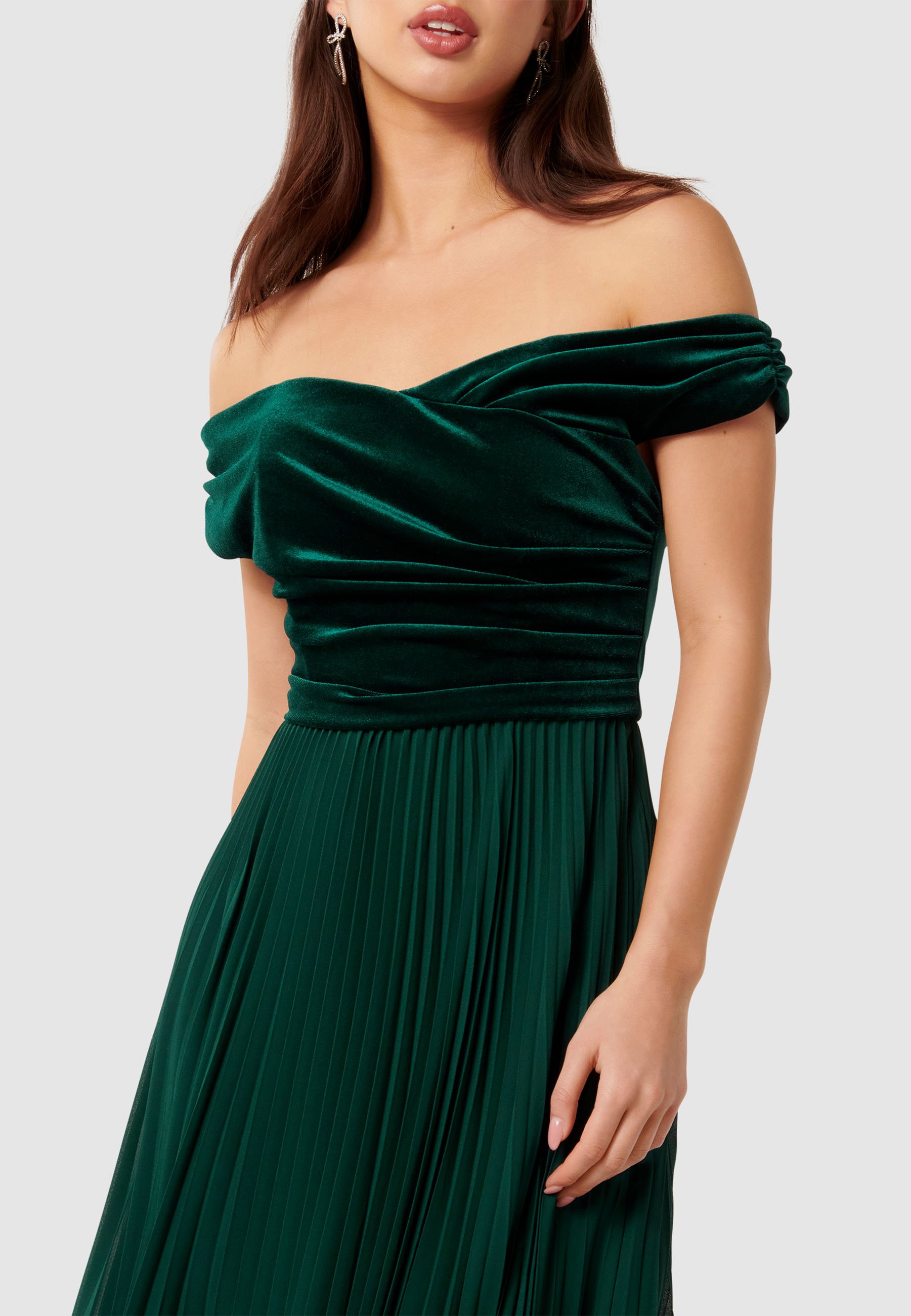 Forever New REBECCA OFF SHOULDER GOWN - Occasion wear - dark