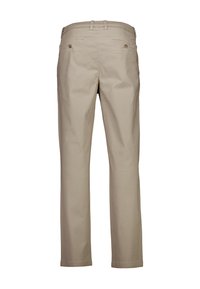 Pantalon beige clair en tissu lisse, présentant un motif à carreaux subtil, coupe ajustée et deux poches arrière avec des détails métalliques.