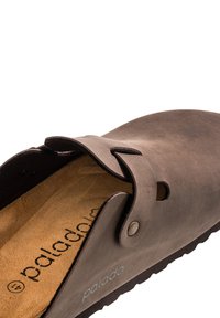 Palado Clogs - brown