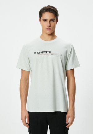 Koton SLOGAN CREW NECK SHORT SLEEVE - T-shirts print - green