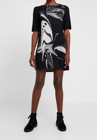 Desigual Vapaa-ajan mekko - black