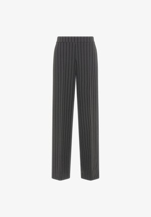 Graue weite Hose mit vertikalen schwarzen Streifen, aus einem glatten Stoff gefertigt, mit einem flachen Bund und ohne sichtbare Hardware.