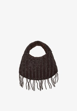 Piccola borsa marrone scuro coperta di perline rotonde con manico intrecciato e lunga frangia di perline lungo il bordo inferiore.
