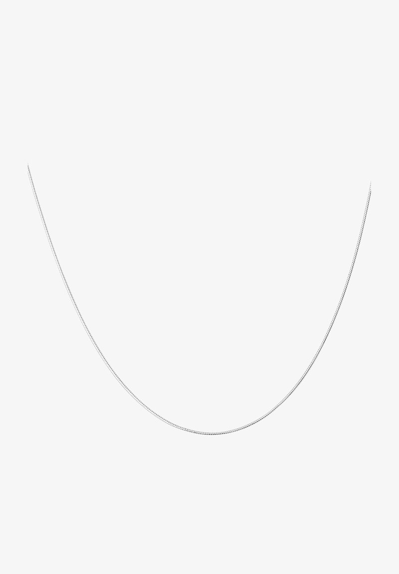 Zilveren ketting, met een dun, soepel ontwerp en een subtiele glans, flexibele schakels en een gelijkmatige oppervlakte structuur.