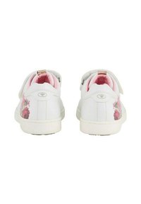 Weiße Sneaker mit floralem Design an den Seiten, weichem rosa Innenfutter, Klettverschluss und glatter Textur; dezente Markenkennzeichnung an der Ferse.