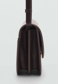 Mango Skuldertasker - brown