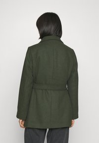 ONLY Petite Kort kappa / rock - dark green