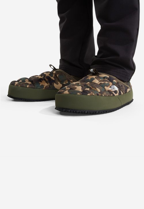 The North Face THERMOBALL TRACTION MULE II UNISEX - Hiking shoes - utilitybrownctxpt ntpgn — foto 2