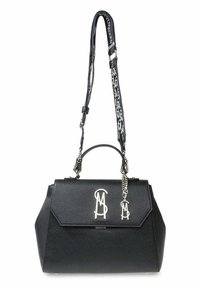 Bolso estructurado negro con un acabado texturizado, logotipos plateados y correa decorada desmontable. Incluye un asa superior y detalles en hardware plateado.