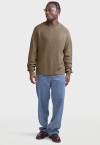 Redefined Rebel MILTON BOXY FIT - Striktrøje - sand