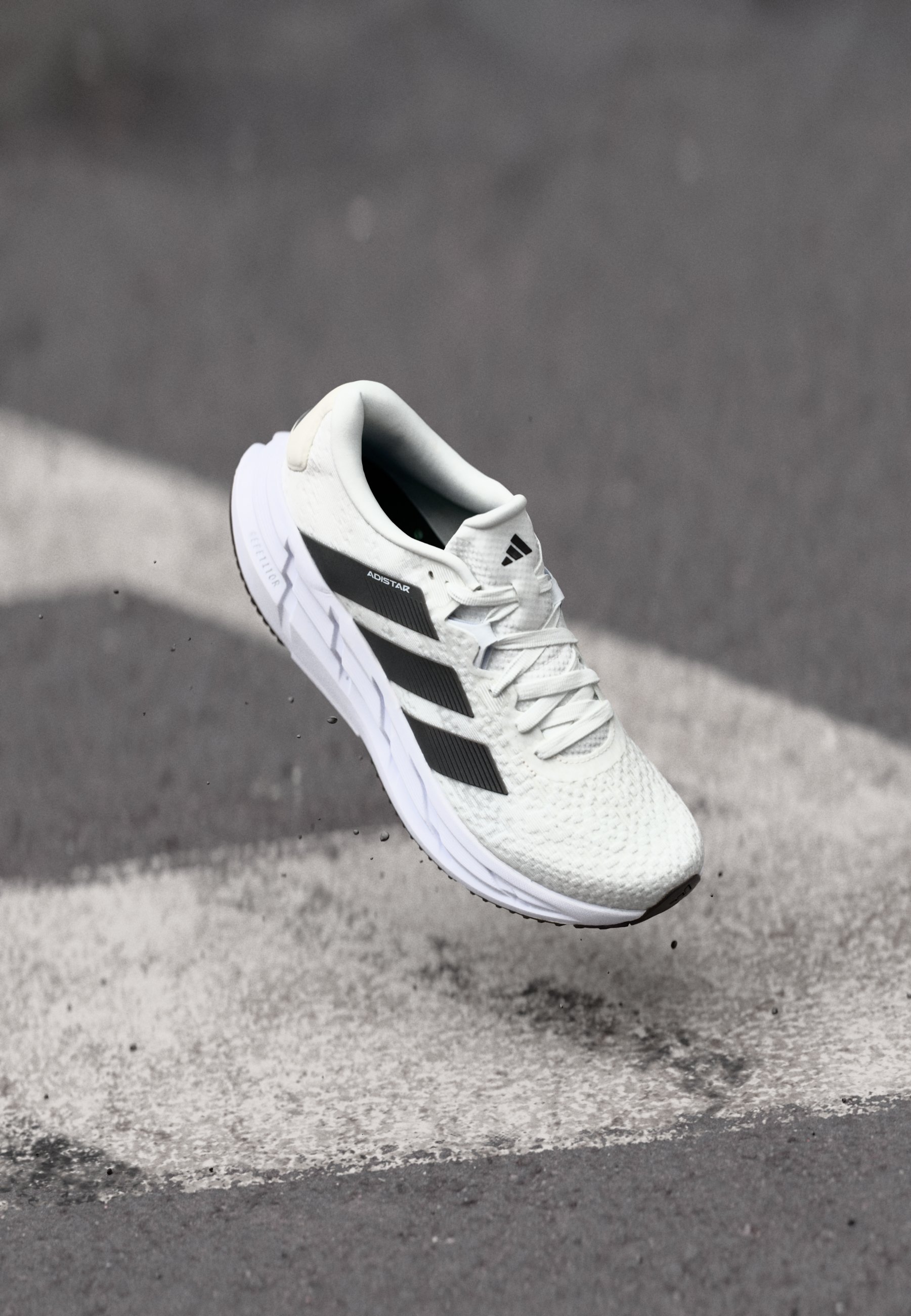 adidas Performance ADISTAR 4 - Road running shoes - white/black/white -  Zalando.co.uk